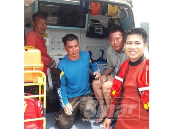 Tiga mangsa yang terapung lebih 24 jam berjaya diselamatkan kira-kira jam 1 tengah hari tadi.