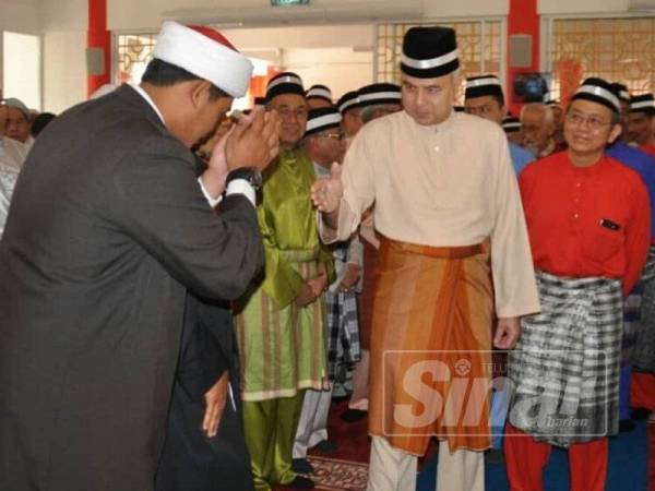 Mohamad Hamdani merafak sembah sempena perasmian Masjid Muhammadiah yang disempurnakan oleh Sultan Perak, Sultan Nazrin Muizzuddin Shah.