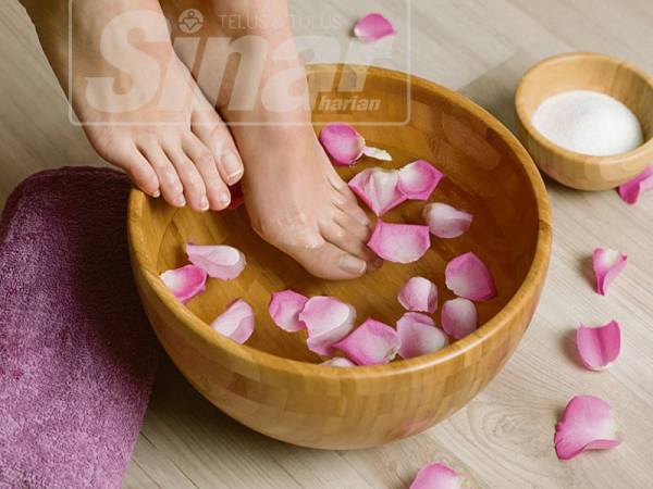 Manjakan ibu di spa yang pasti memberikan ketenangan kepadanya.