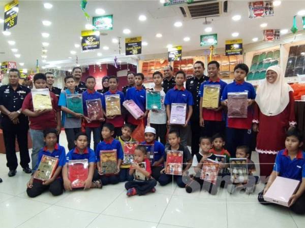 IPD Ipoh meraikan 20 kanak-kanak dari pusat jagaan Pertubuhan Badan Kebajikan Anak-anak Yatim Darussalam, hari ini.