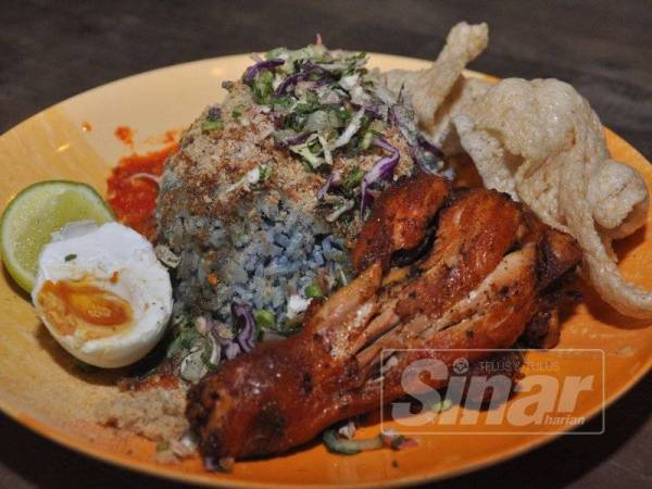 Nasi kerabu golok