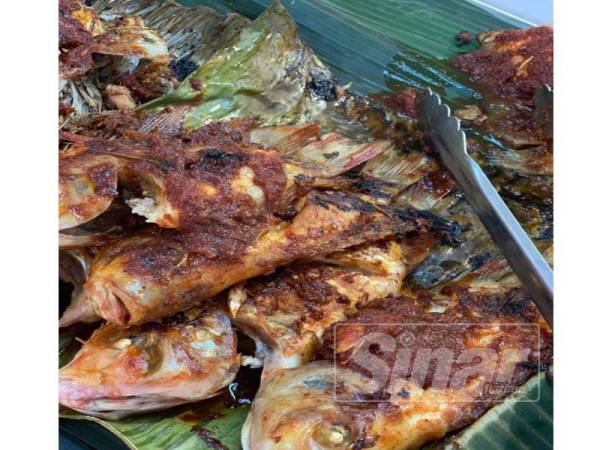 Ikan bakar yang dijual.