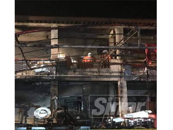 Kebakaran melibatkan sebuah kedai perabot dua tingkat kelas A dengan anggaran kerosakan 60 peratus.