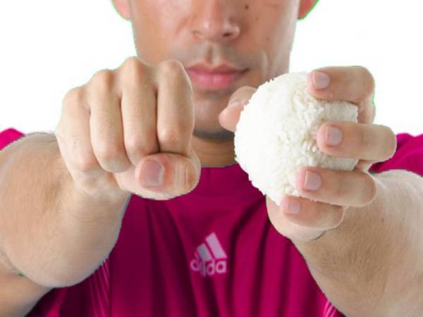 Amalkan pengambilan nasi sebesar penumbuk setiap kali menjamah hidangan.