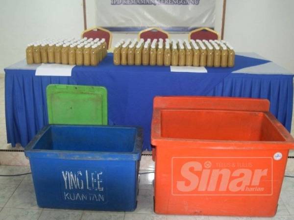 360 botol air ketum sejuk beku ini dipercayai untuk pasaran Kemaman dan Dungun.