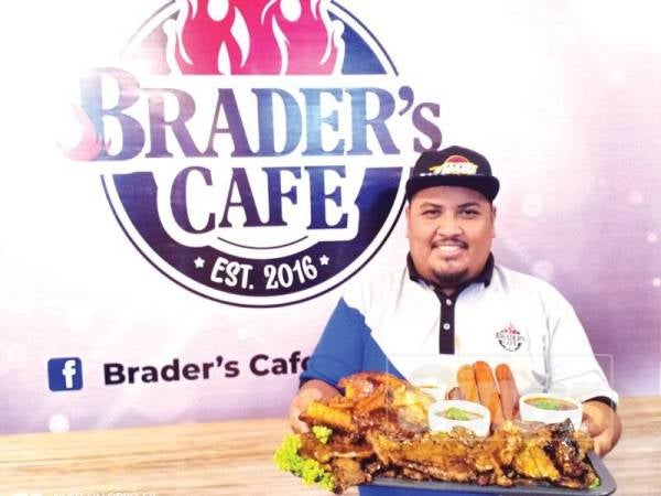 Mohammad Amirul Hafiz bangga mengusahakan restoran Brader’s Cafe pada usia semuda 28 tahun.