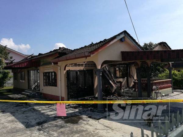 Keadaan rumah yang musnah 98 peratus dalam kebakaran berkenaan.