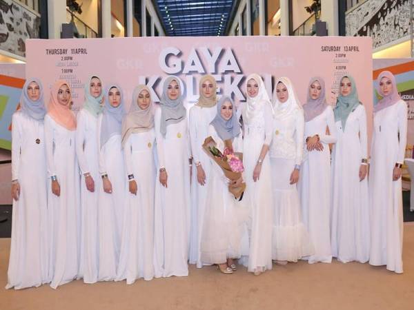 Fesyen TudungRuffle yang tampak moden dan elegan.