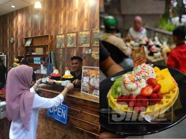 Mendapat sambutan hangat, terutamanya dalam kalangan orang muda.(Kanan: Waffle buah-buahan juga ada.)