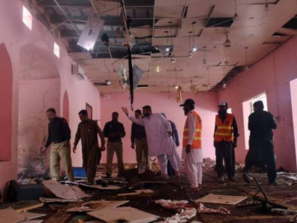 Serangan di masjid berkenaan berlaku ketika solat Jumaat sedang berlangsung. - Reuters