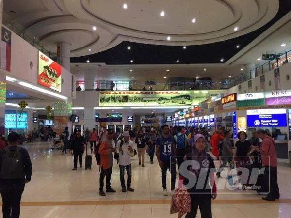 TBS sesak dengan orang ramai semalam bagaimanapun masih terkawal dan urusan pembelian tiket berjalan lancar.