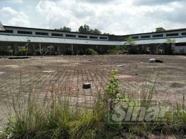 Keadaan tapak berkenaan kini berada dalam keadaan tidak terurus.