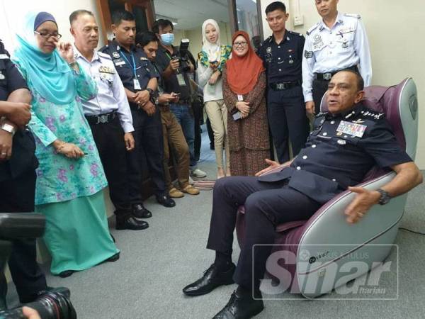 Ketua Polis Johor, Datuk Mohd Khalil Kader Mohd melawat persekitaran Residensi Kelab Polis di IPK Johor di sini hari ini.