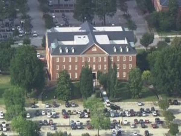 Insiden berlaku di Majlis Perbandaran Virginia Beach, Virginia. - Foto Reuters