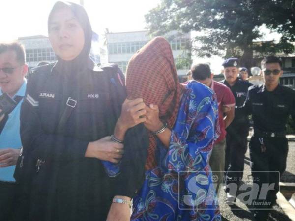 Isteri tertuduh yang juga ibu kandung mangsa dilepaskan dengan bon jaminan mahkamah.