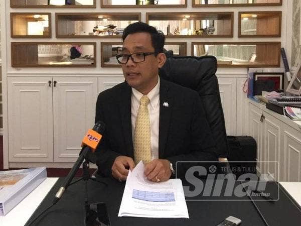 Exco Kesihatan, Kebudayaan dan Warisan negeri, Mohd Khuzzan Abu Bakar.