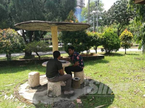 Sofyan mengakui mengalami halusinasi akibat pengambilan dadah itu.
