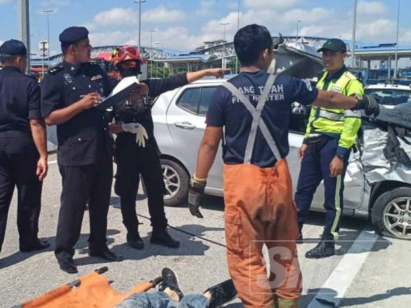 Mangsa disahkan maut di lokasi kejadian di Lebuhraya Kuala Lumpur - Seremban, Kuala Lumpur, pagi tadi.