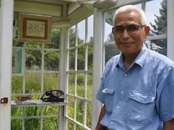 Itaru Sasaki membina pondok telefon angin setelah kematian sepupunya pada tahun 2010.