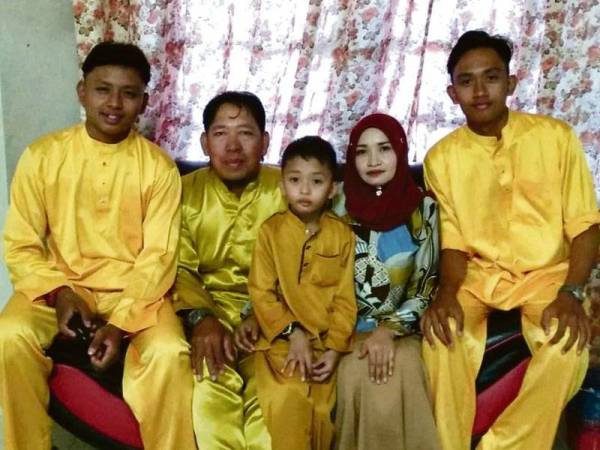 Gambar dirakamkan ketika Syawal tahun lalu menjadi kenangan bagi keluarga Allahyarham Muhammad Ilham Fahmy.