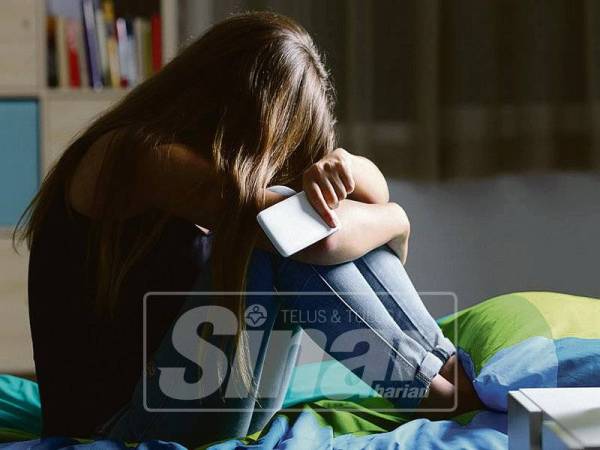 Kemurungan akibat masalah media sosial boleh berlaku terhadap remaja yang obses dengan media sosial. 
