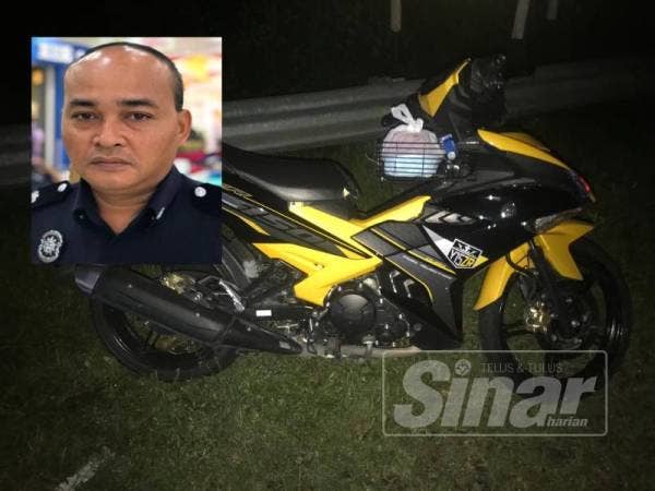 Motosikal mangsa mengalami kerosakan di bahagian depan akibat melanggar besi penghadang jalan, semalam. Gambar kecil: Hasron Nazri