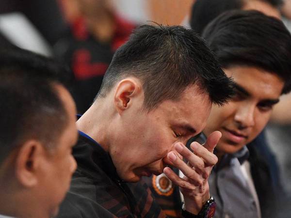 Pemain badminton negara, Datuk Lee Chong Wei pada sidang media khas di Kementerian Belia dan Sukan hari ini.
- Foto Bernama