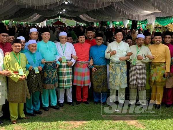 Sebahagian kepimpinan tertinggi Pas dan UMNO yang hadir Majlis Sambutan Hari Raya Pas Kelantan di Pas di Pusat Tarbiah Islamiah hari ini.