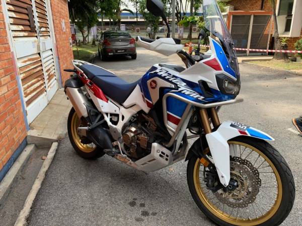 Varian Adventure Sport terdapat dalam warna Grand Prix Red dan Pearl Glare White.