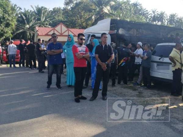 Suasana sekitar pusat operasi di pejabat Ladang Aring 10 sewaktu ketibaan Timbalan Perdana Menteri, Datuk Seri Dr Wan Azizah Wan Ismail di sini hari ini.