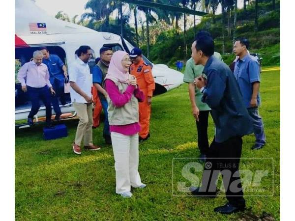 Dr Wan Azizah ketika sampai di Kuala Koh di sini.