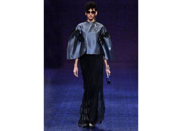 KEPADA mereka yang mementingkan gaya eksklusif, busana ini rasanya dapat memenuhi cita rasa.