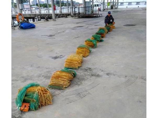 10 bubu naga dikesan dipasang tanpa pengawasan di perairan Kuala Muda, Penaga oleh individu tidak bertanggungjawab.