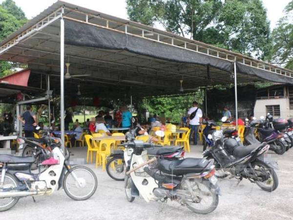 Kegiatan tidak bermoral itu dikesan beroperasi sejak lima bulan lalu.