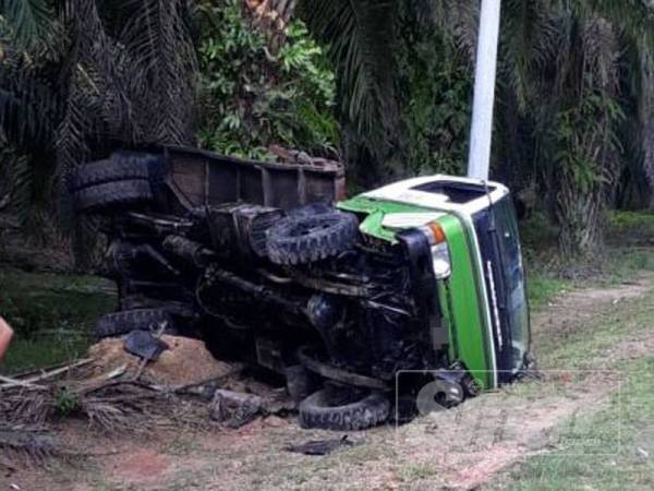 Keadaan lori yang terbabit dalam kemalangan tersebut di Jalan Kuari Bukit Mendi hari ini.