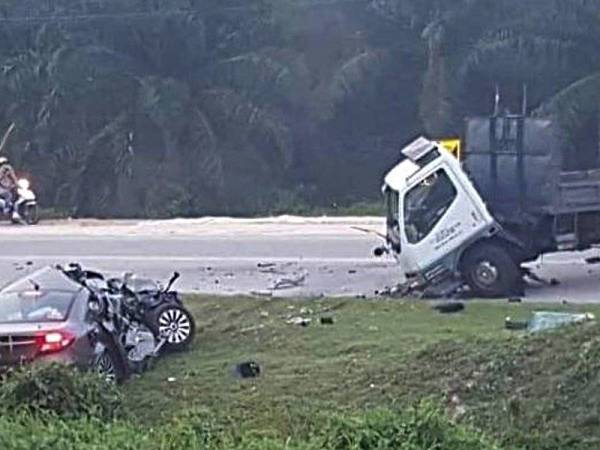 Lelaki Maut Kereta Dipandu Bertembung Lori