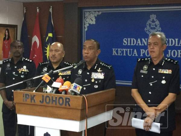 Ketua Polis Johor, Datuk Mohd Khalil Kader Mohd ketika sidang media di IPK Johor di sini hari ini.
