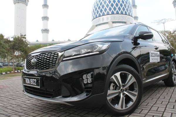 SISTEM pacuan semua roda turut membantu Sorento mendapat cengkaman dan kestabilan terbaik ketika mengambil selekoh