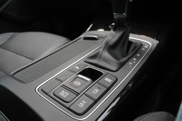 BUTANG kawalan Mod Pemanduan yang terdapat di tengah ruangan gear konsol.