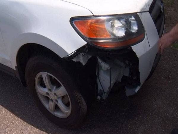 Kenderaan dipandu Sebastian mengalami kerosakan dipercayai akibat terlanggar pokok. - Foto Fox News