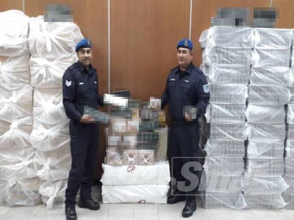 Pelbagai jenis rokok seludup dianggar bernilai RM275,666.40 dirampas PPM Pelabuhan Klang dalam serbuan di Puchong dan Seri Kembangan, Selangor, semalam.
