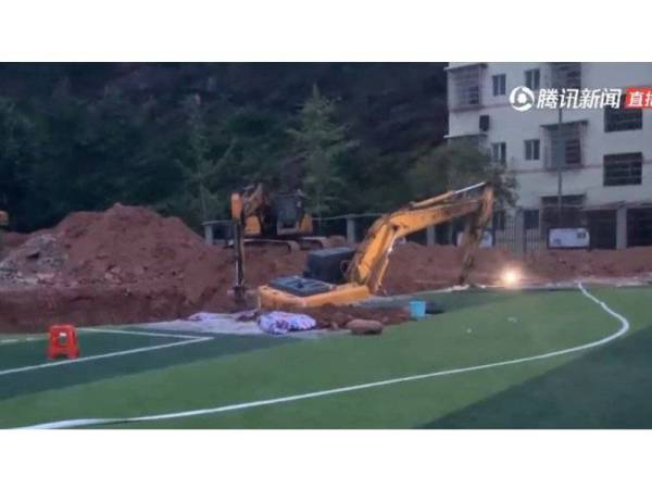 Mayat guru terbabit ditanam di trek larian di sekolah tersebut.