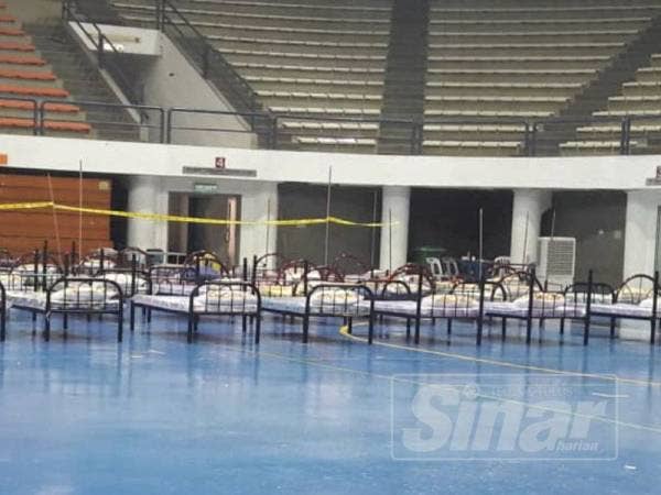 Katil untuk pesakit yang terjejas mendapatkan rawatan awal kelihatan kosong sejak pagi tadi.