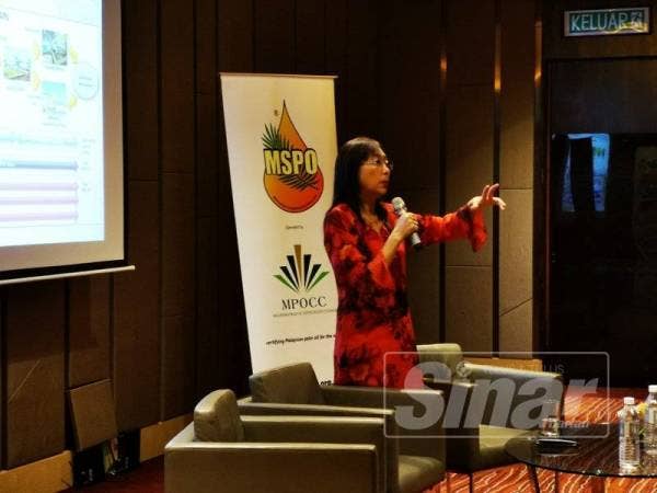 Teresa Kok ketika sesi dialog bersama pengusaha sawit.