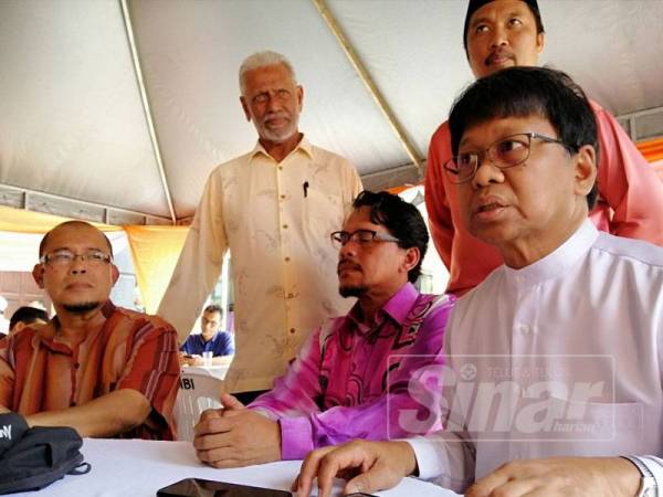 Asmuni pada sidang media.