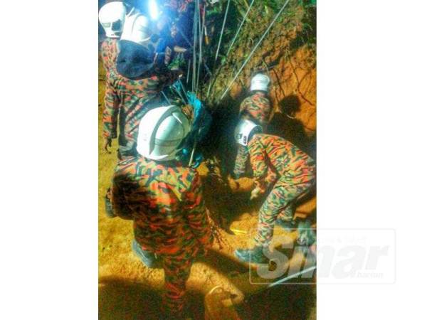 Pasukan penyelamat sedang menjalankan Operasi SAR dalam kejadian dua hari lalu.