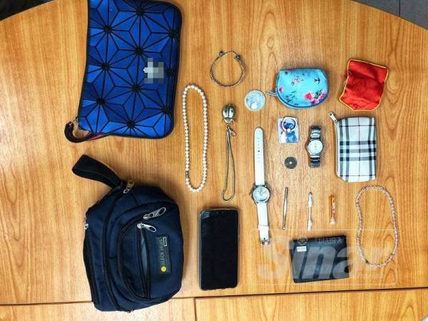 Antara barang dirampas daripada Geng Vijay yang aktif dalam kegiatan pecah rumah di Triang, Bera akhir-akhir ini.