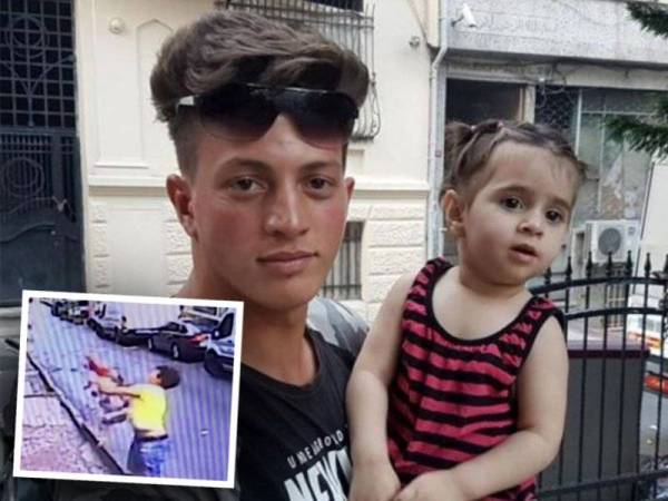 Zabaat sempat menyambut bayi tersebut selepas ia terjatuh dari tingkap dapur kediaman keluarganya di Istanbul.