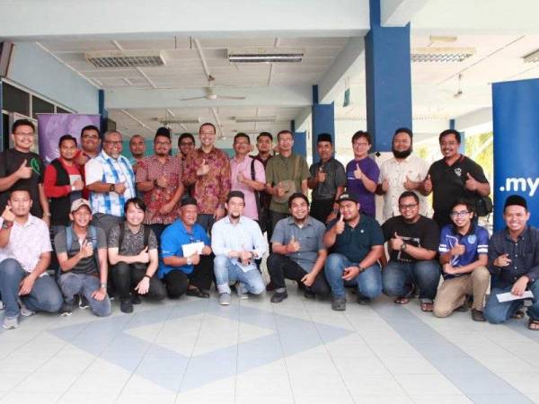 Sebahagian usahawan dan tenaga pengajar yang hadir memeriahkan majlis itu.