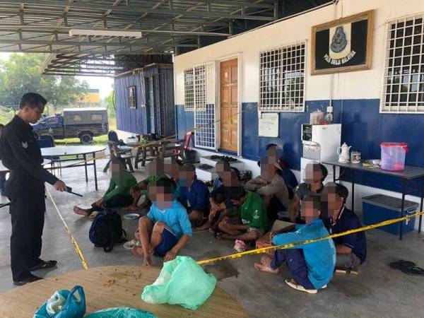 Antara warga asing yang ditahan dalam Ops Gelora Khas sejak 18 Jun hingga 30 Jun lalu di sekitar perairan Pantai Timur.